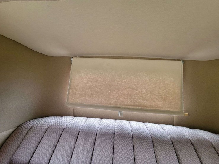 1928-pontiac-sedan-image-86