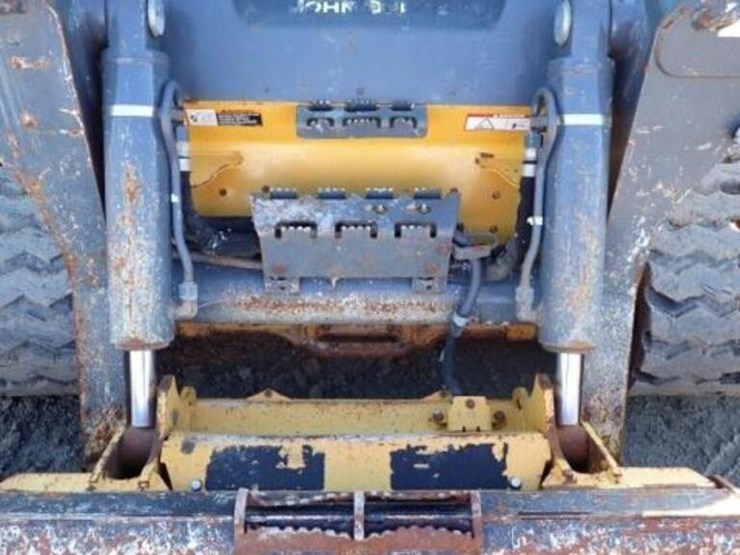 2019-deere-331g-image-45