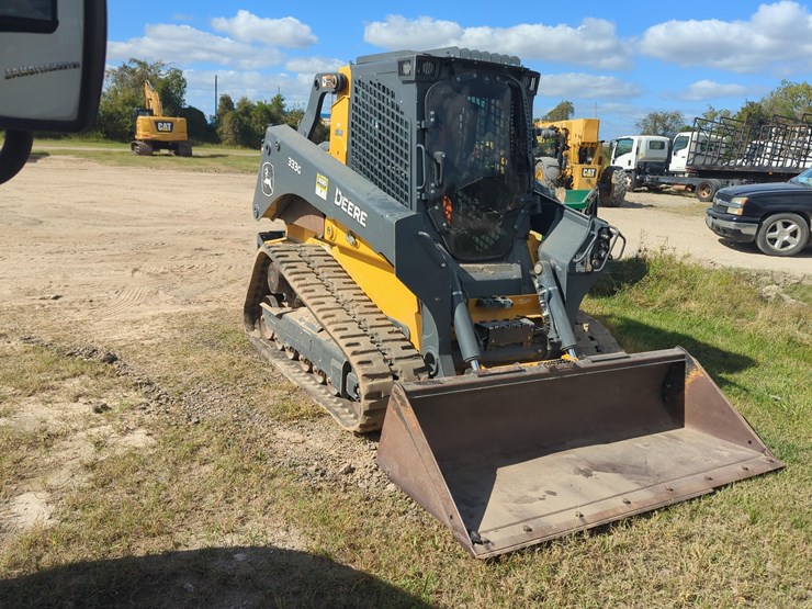 2023-deere-333g-image-3