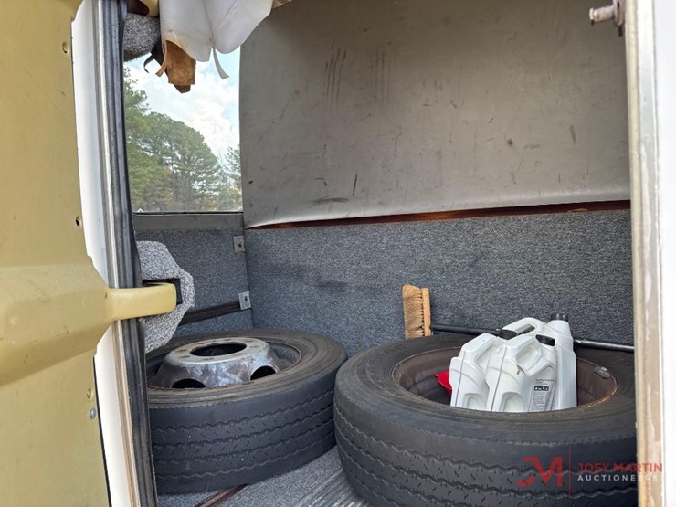 2003-ford-e550-image-8