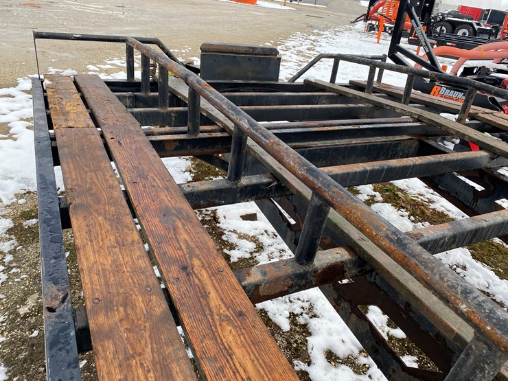 #1102-•-2014-nuhn-0252-crawler-hauler-trailer-(st.-nazianz,-wi)-image-33