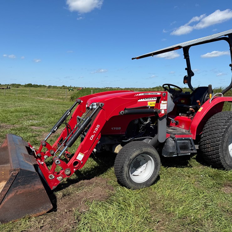 MASSEY-FERGUSON 1759