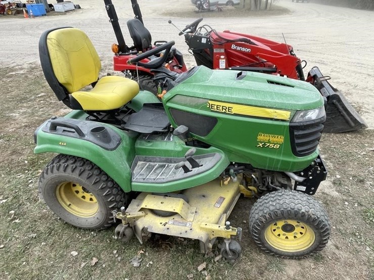 john-deere-x758-image-1