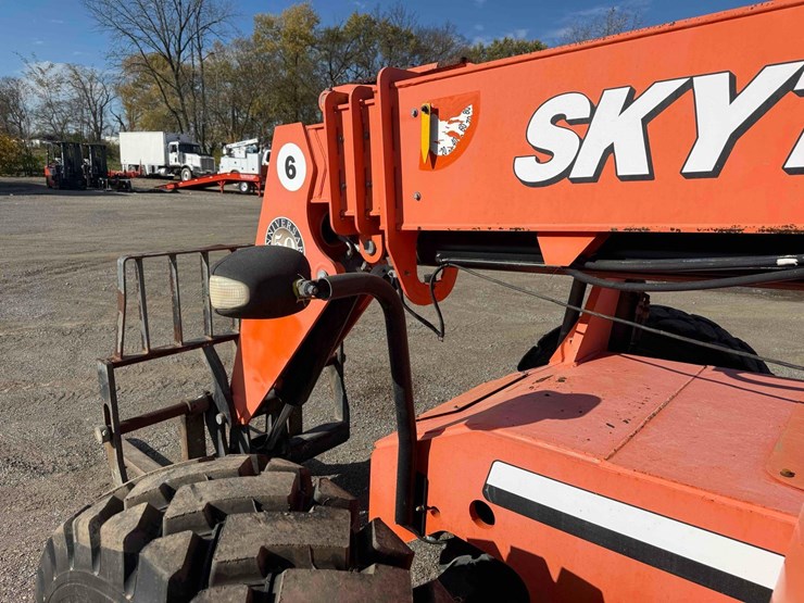 sky-trak-6042-image-14