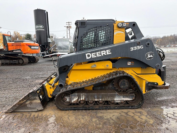 2020-deere-333g-image-1