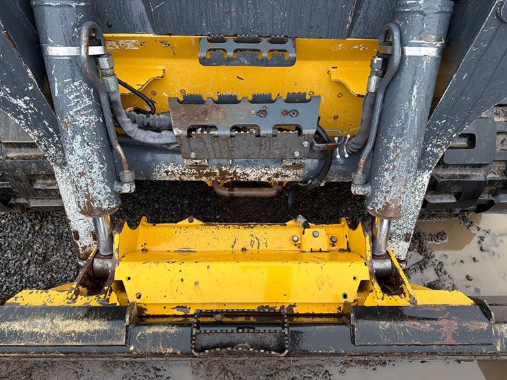 2020-deere-333g-image-13