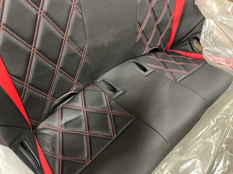 #8694-•-can-am-3-seater-bench-(e)-image-4