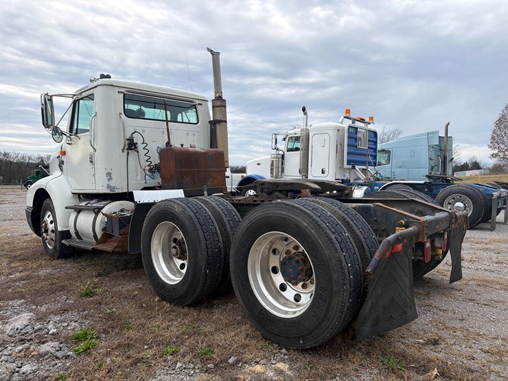 1995-international-8200-image-6