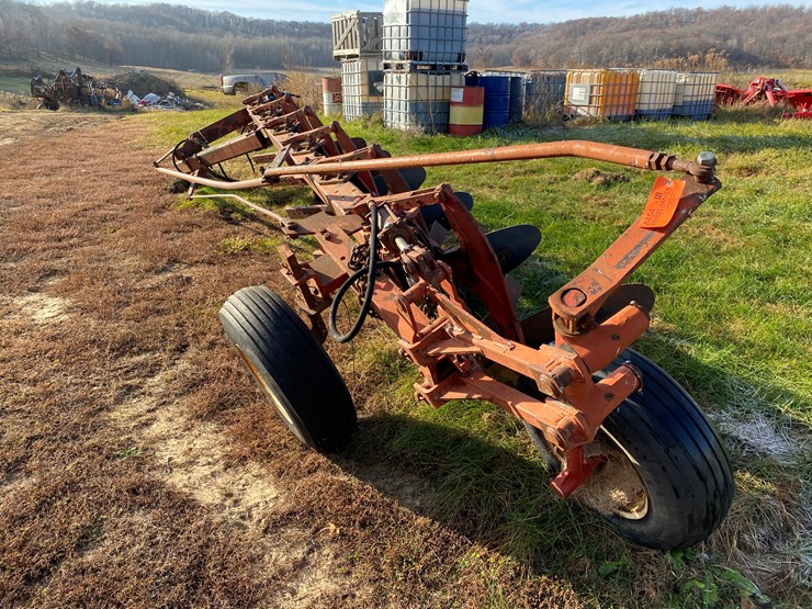 international-720-image-9