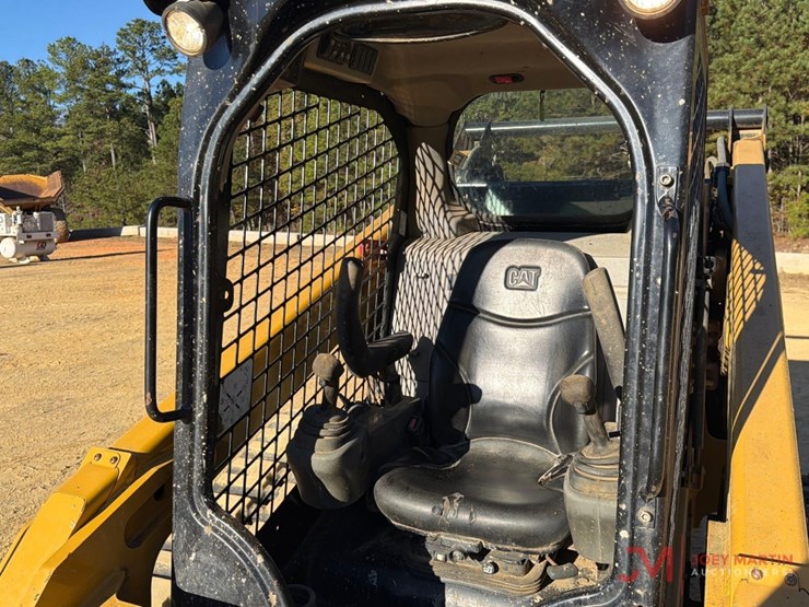 2017-caterpillar-299d2-image-13