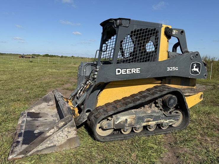 deere-325g-image-1