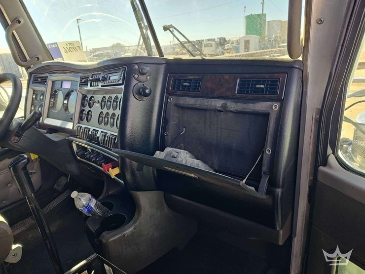 2012-kenworth-t800-image-24