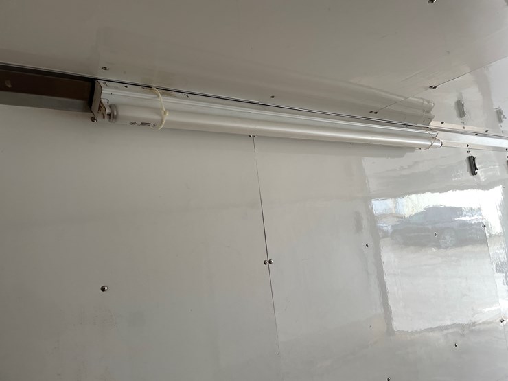 #1397-•-2001-karavan-expedition-trailer-(no-title)-(of)-image-50