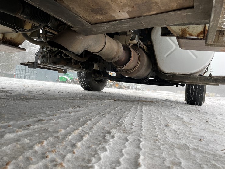 #236-•-2015-international-bucket-truck-(has-wi-title)(mosinee,-wi)-image-47