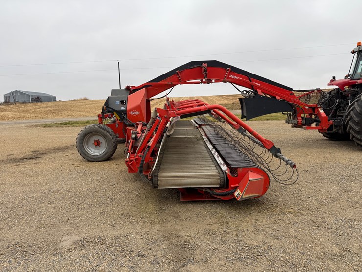 2011-kuhn-merge-maxx-900-image-2