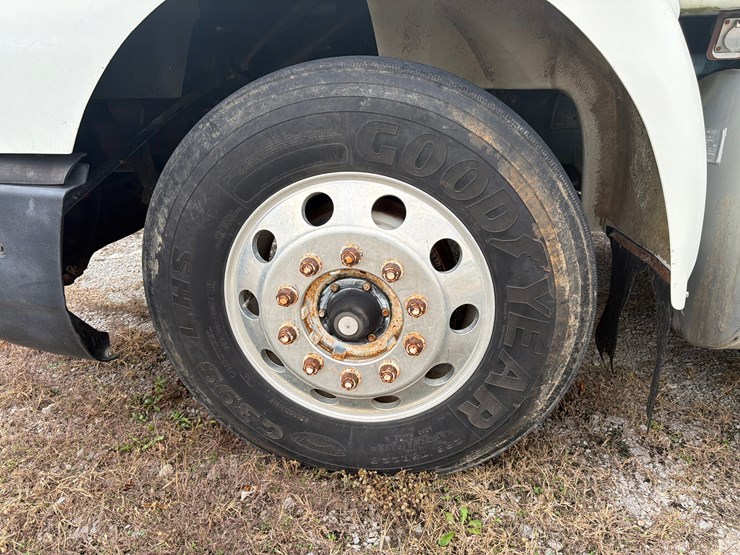 1995-international-8200-image-13