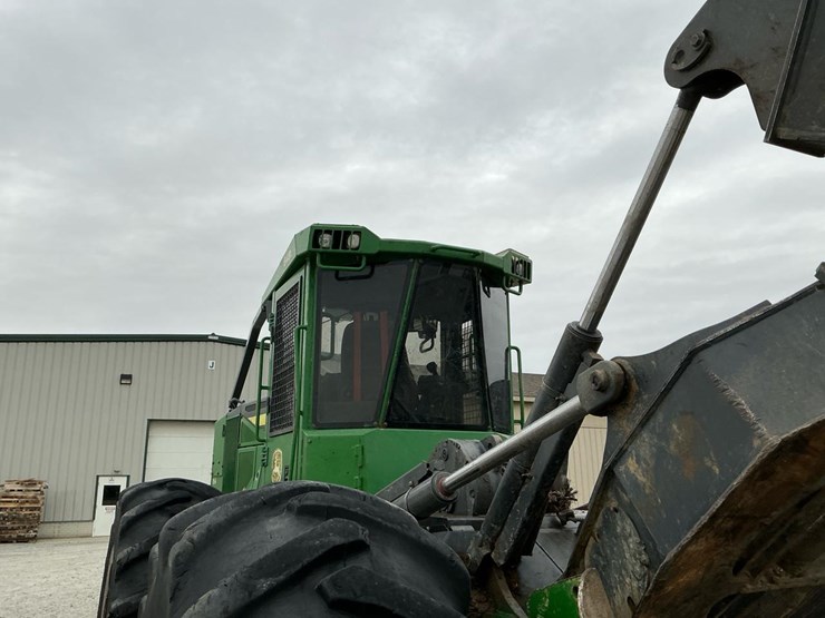 2016-deere-648l-image-56