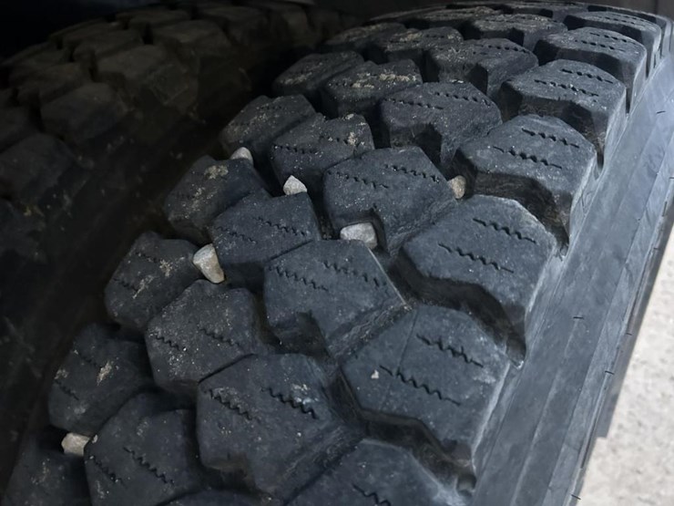 #1432-•-1992-volvo-(white-gmc)-vac-truck-image-91