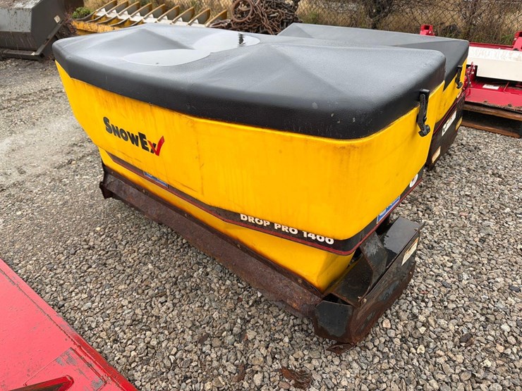 2015-snow-ex-drop-spreader-snow-equipment-image-3