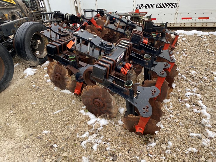 #8482-•-(7)-contour-king-vertical-till-injector-units-(new-holstein,-wi)-image-2