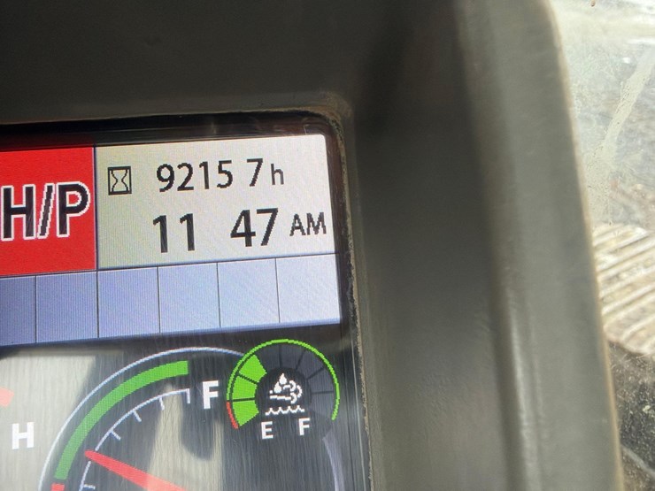 2017-deere-470g-lc-image-26