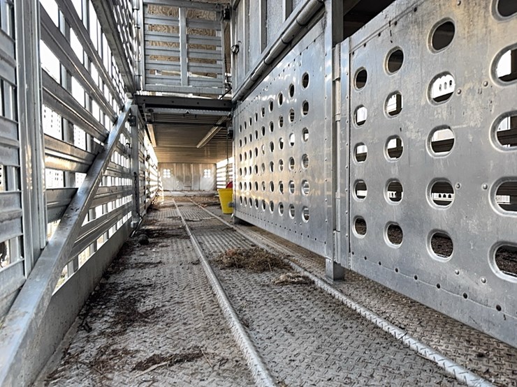 2002-eby-livestock-image-16