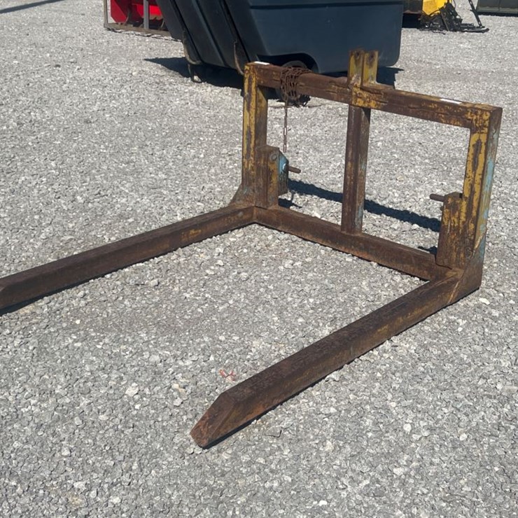 #29751 • BALE SPEAR