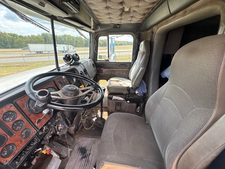 1994-international-9400-eagle-image-14