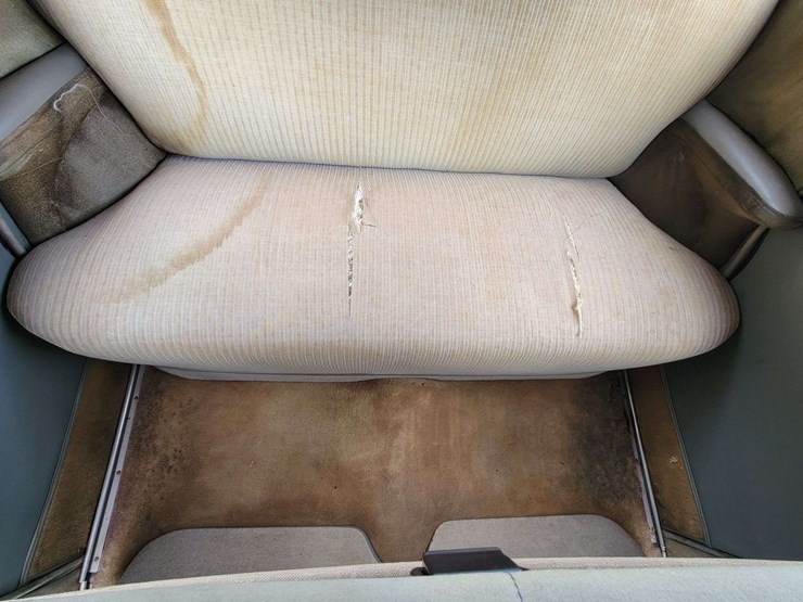 1948-ford-sedan-image-49