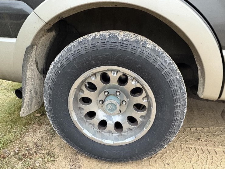 2005-ford-expedition-image-5