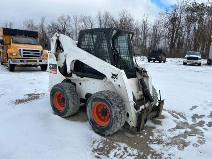 2010-bobcat-s300-image-2