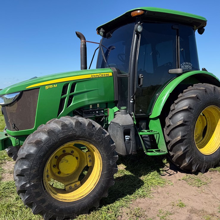 JOHN DEERE 5115M
