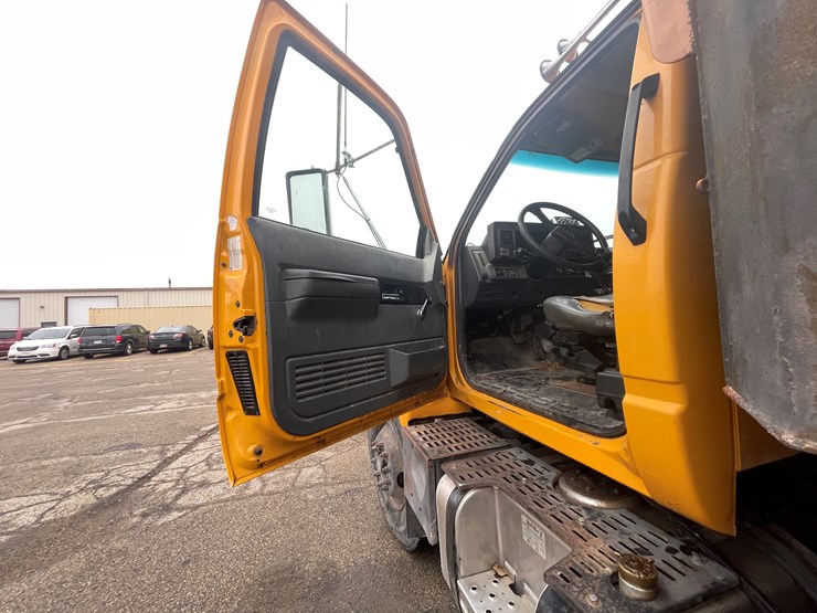 2001-gmc-topkick-image-27