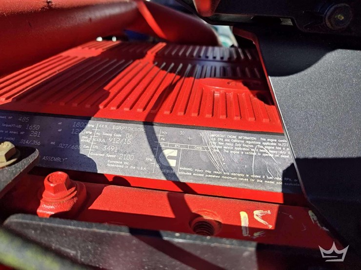 2015-peterbilt-567-image-30