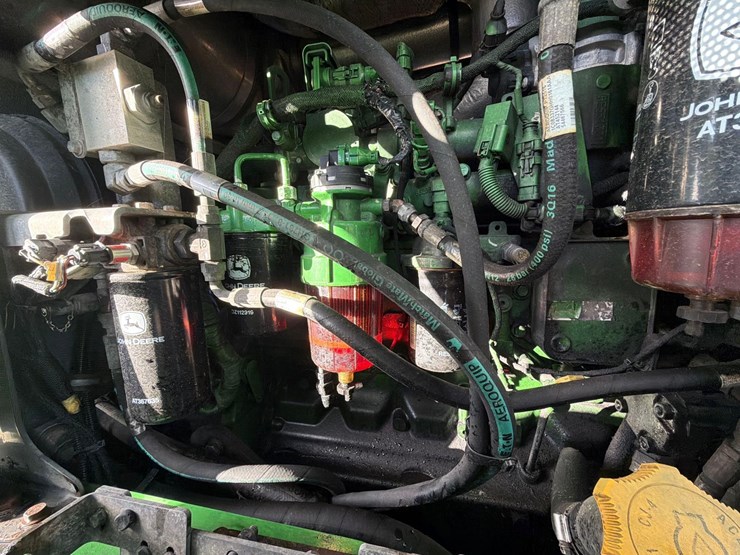 2016-deere-648l-image-7