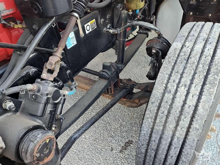 2015-peterbilt-567-image-26