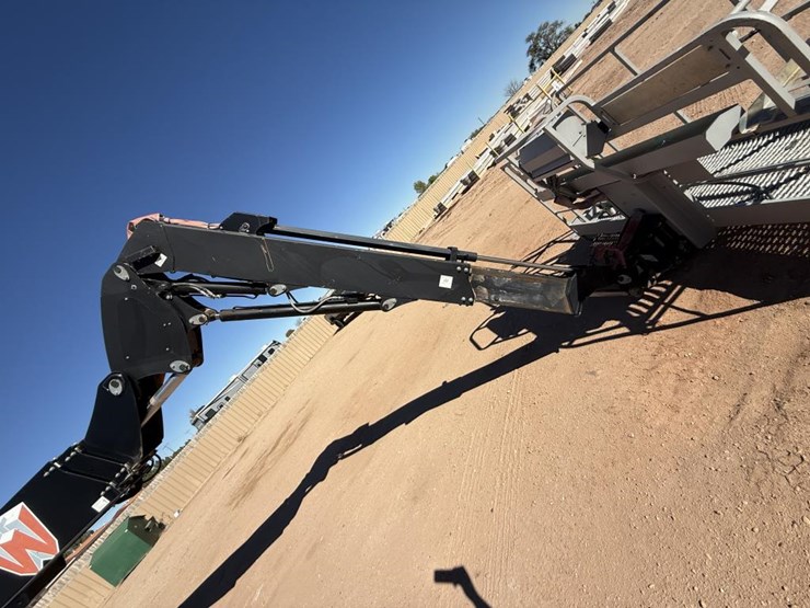 #1019-•-2020-manitou-tj85-manlift-image-13