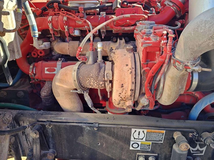 2016-peterbilt-389-image-12