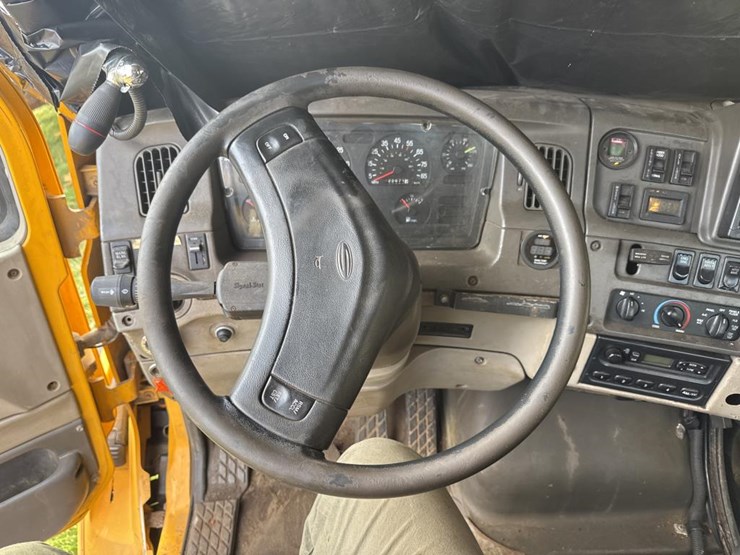 2001-caterpillar-c12-image-49