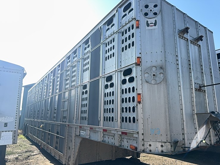 1993-wilson-livestock-trailer-image-1