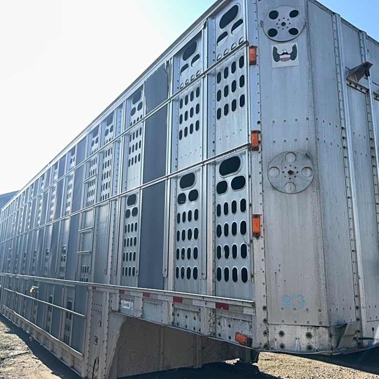 1993 WILSON LIVESTOCK TRAILER