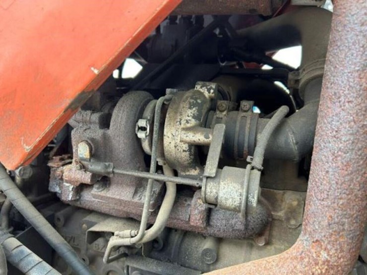 2008-kubota-m7040d-image-19
