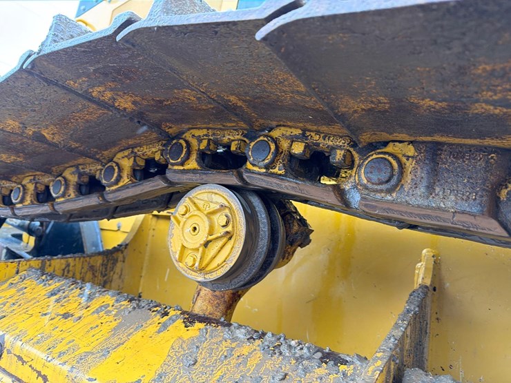 2023-deere-450k-image-10