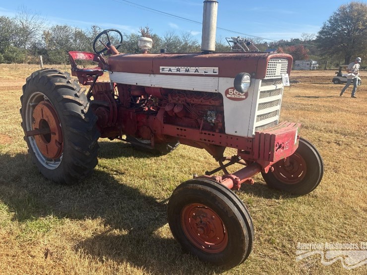 mccormick-farm-all-560-diesel-tractor-image-8