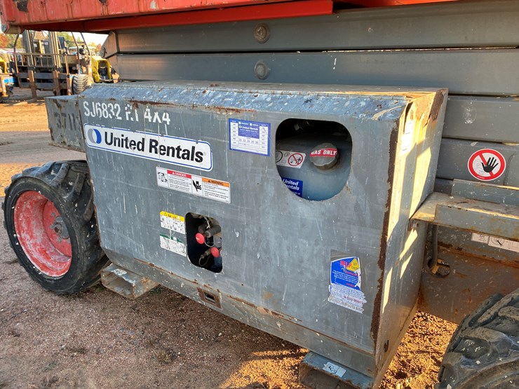 2016-skyjack-sj6832rt-image-32