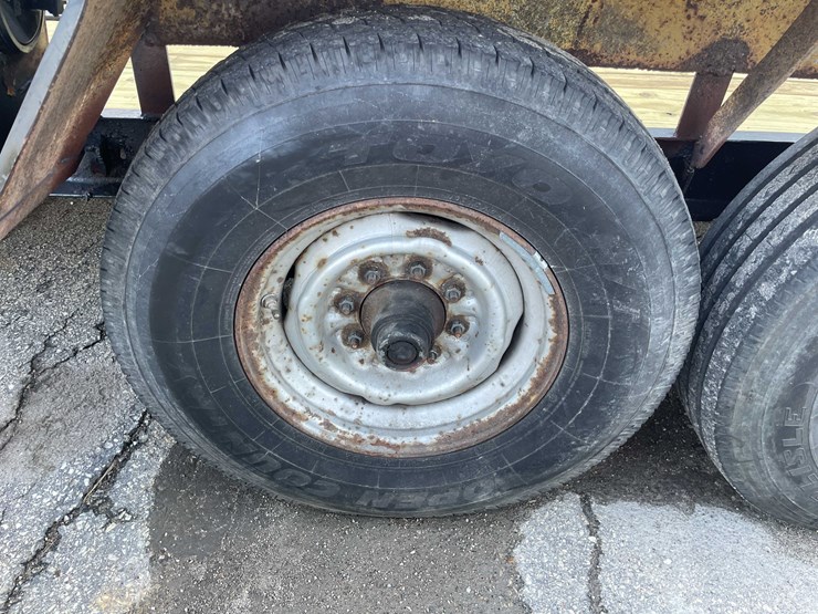 #1394-•-17'-tilt-deck-(no-title)-(of)-image-14