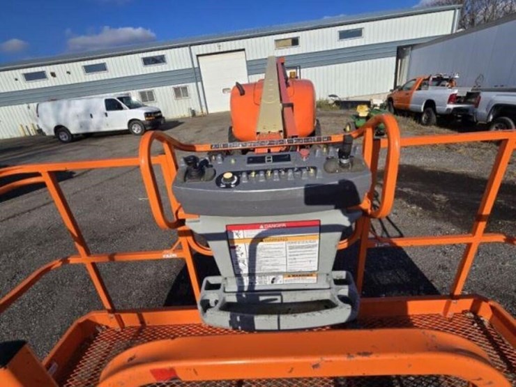 2007-jlg-600aj-image-15