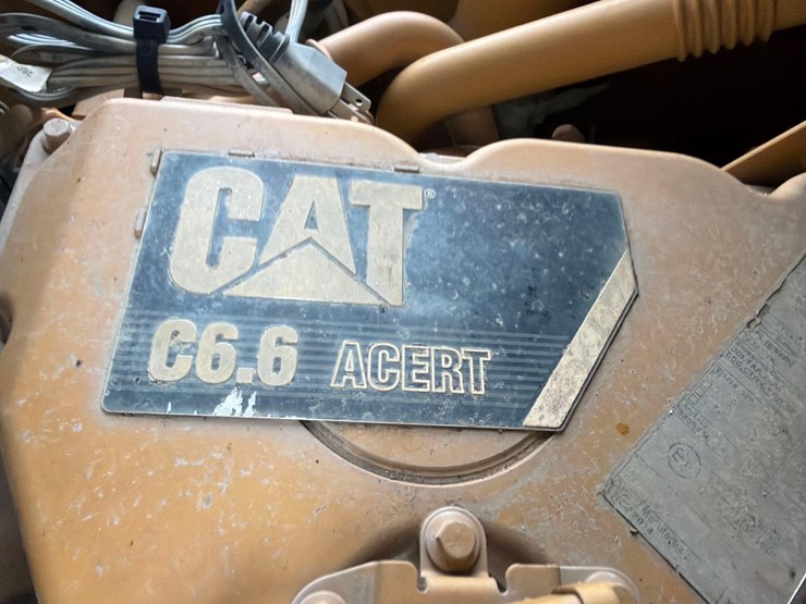 2015-caterpillar-d6k2-image-18