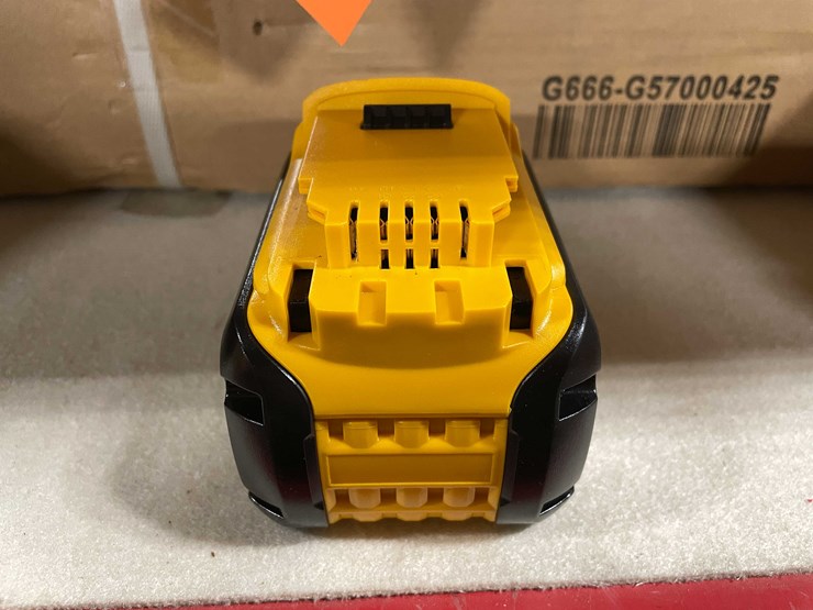 #8710-•-new-dewalt-compatible-20v/-60v-battery-(t14)-image-4