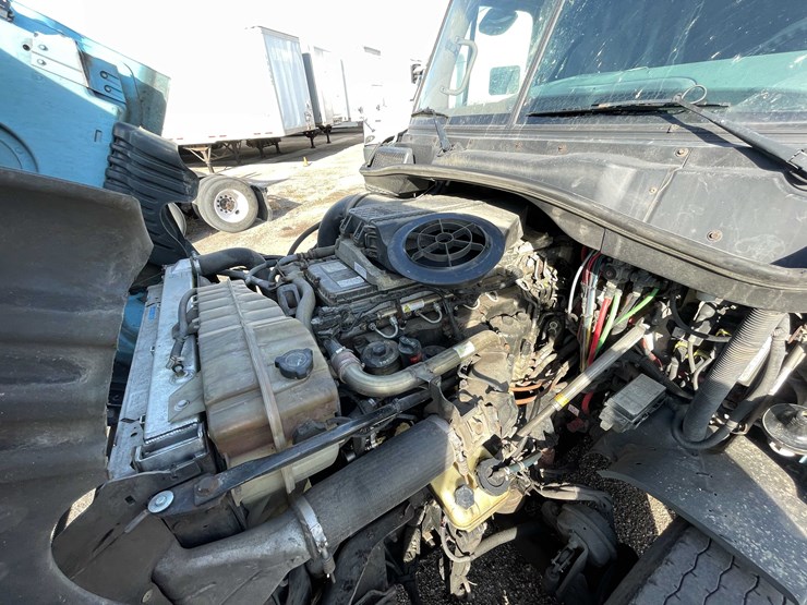 #206-•-2012-freightliner-cascadia-semi-tractor-(title-in-delay)-(denmark,-wi)-image-72